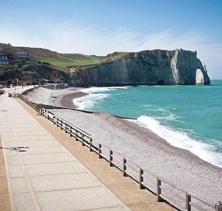 Les Falaises D'etretat